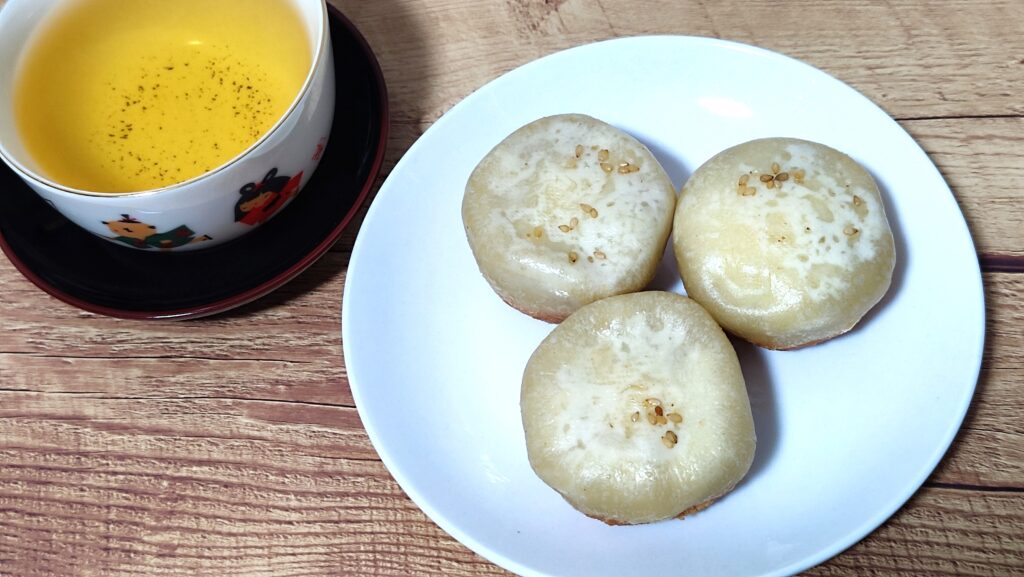 台湾烏龍茶と焼き小籠包