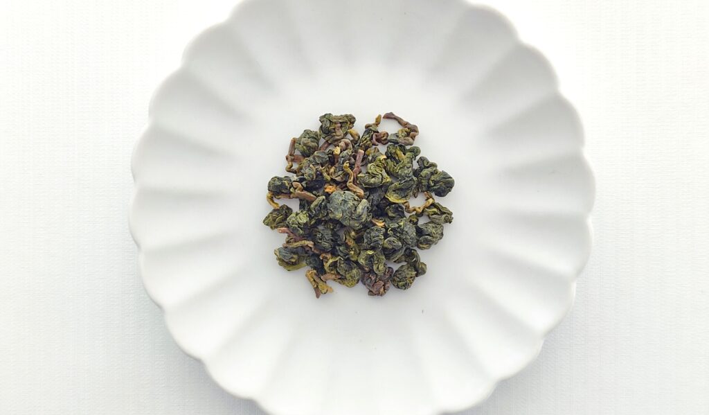 名間四季春 春摘みの茶葉